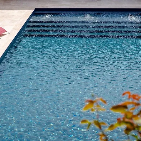 D'hotes Le Pignie Bed & Breakfast 4*