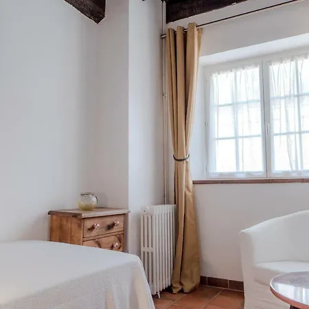 D'hotes Le Pignie Bed & Breakfast