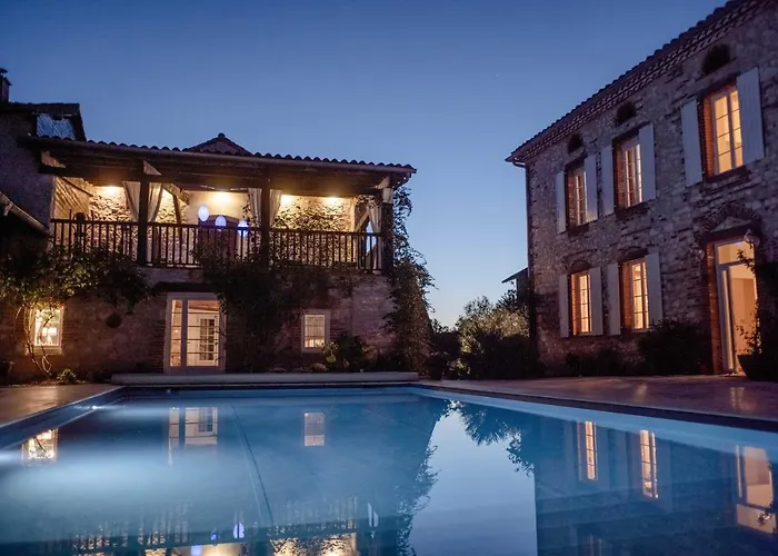 לינה וארוחת בוקר D'hotes Le Pignie 4*