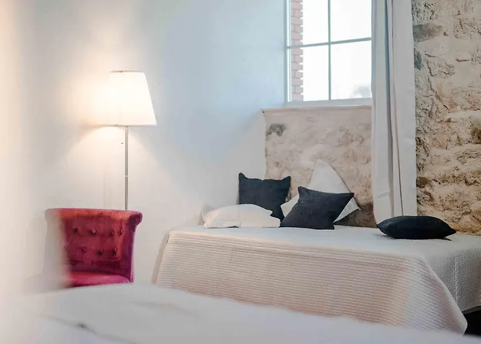 D'hotes Le Pignie לינה וארוחת בוקר