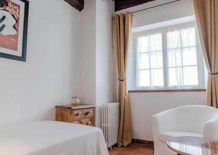 D'hotes Le Pignie לינה וארוחת בוקר